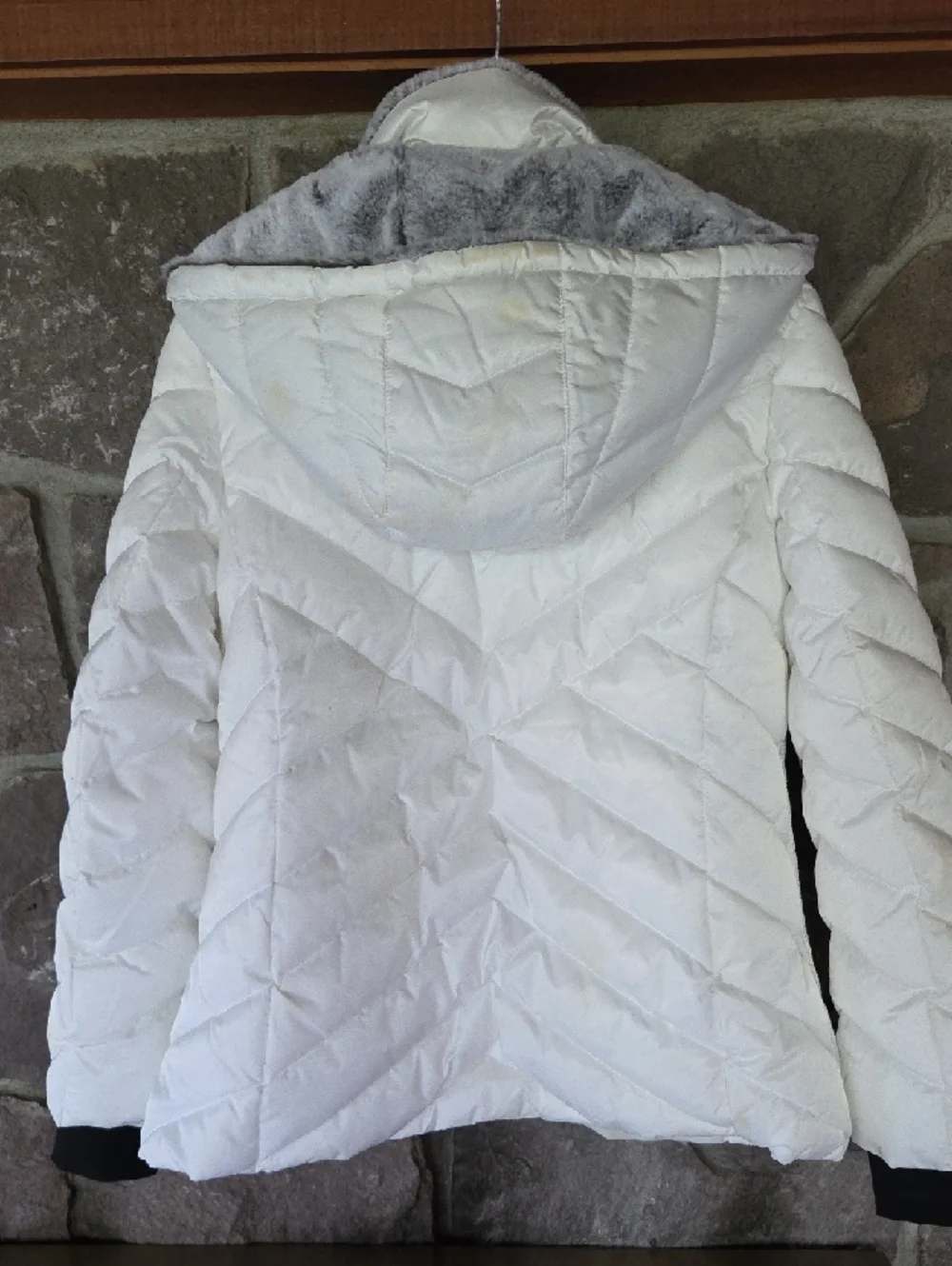 Nautica White Quilted Puffer Jacket with Gray Faux-Fur Collar Trim - Picture 5 of 5